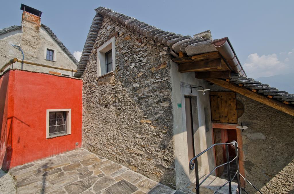 Case Di Sotto, House & Breakfast Muralto Habitación foto